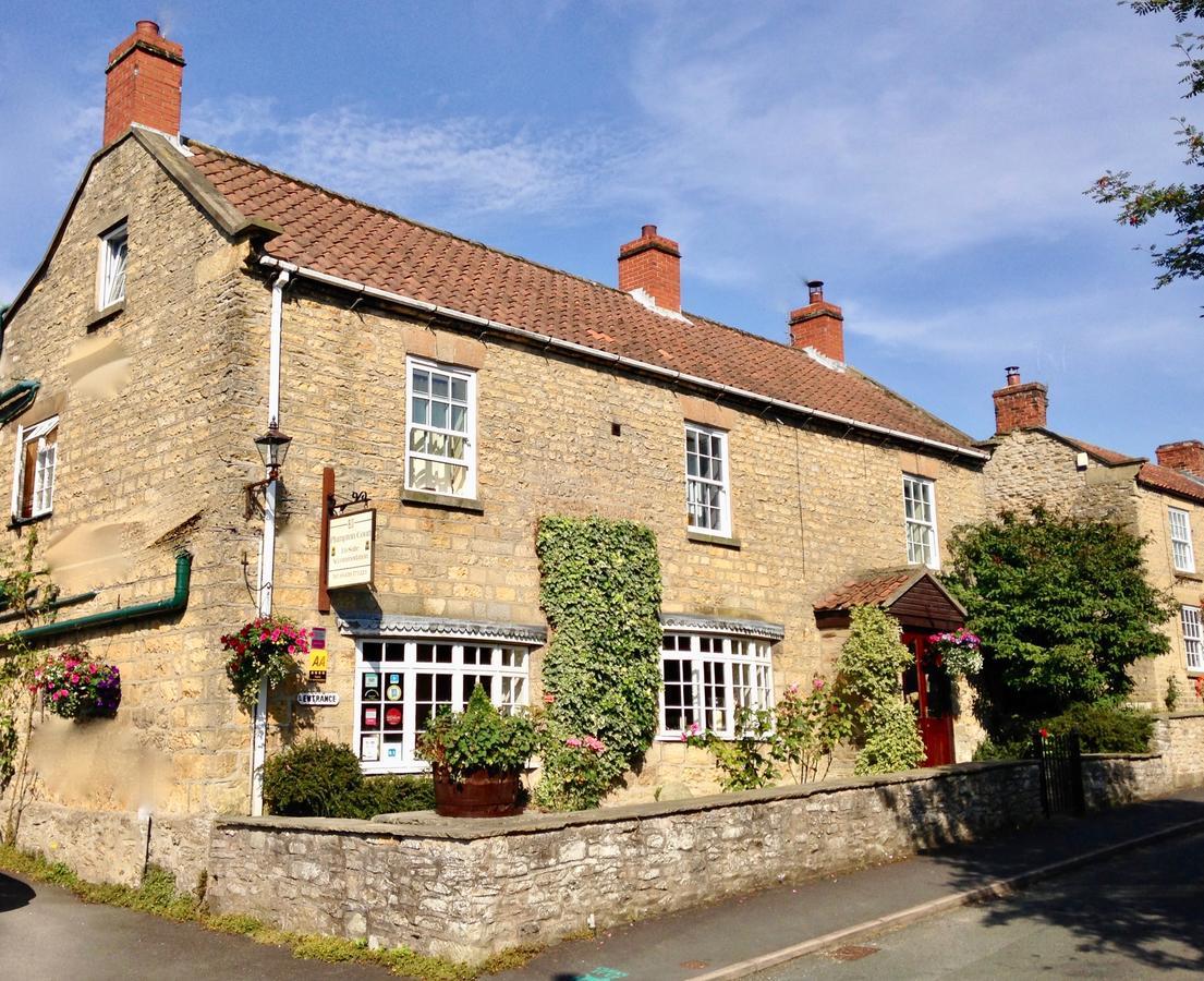 ホテル Plumpton Court Nawton エクステリア 写真